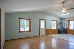 506 N Brooklyn Ave, Elroy, WI 53929 - Photo 17
