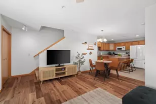 3902 Maple Grove Dr, Madison, WI 53719 - Photo 5