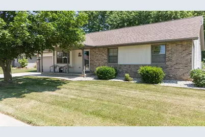 2502 North Wuthering Hills Drive, Janesville, WI 53546 - Photo 3