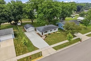 406 E Verleen Ave, Waunakee, WI 53597 - Photo 29