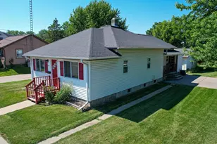 607 W Jackson St, Tomah, WI 54660 - Photo 3