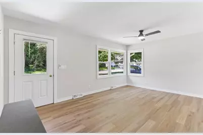 712 E Edgewater Street, Portage, WI 53901 - Photo 5