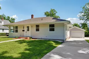 712 E Edgewater St, Portage, WI 53901 - Photo 3