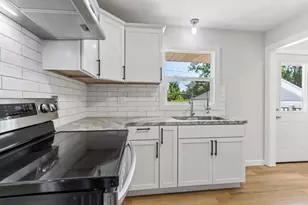 712 E Edgewater St, Portage, WI 53901 - Photo 13