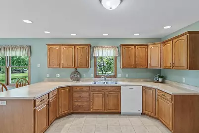 4195 S Satinwood Drive, Beloit, WI 53511 - Photo 5