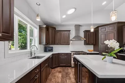 524 N Sherman Avenue, Madison, WI 53704 - Photo 3