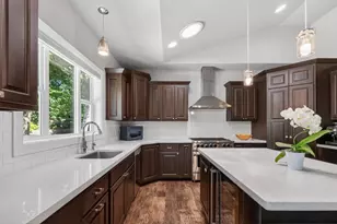 524 N Sherman Ave, Madison, WI 53704 - Photo 3