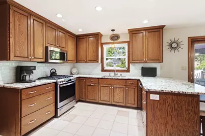 412 Bonnie Road, Cottage Grove, WI 53527 - Photo 5