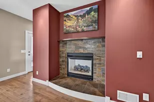 818 Pine Hill Dr, Madison, WI 53593 - Photo 9