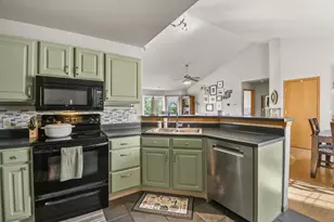 3134 Dorchester Way, Madison, WI 53719 - Photo 5