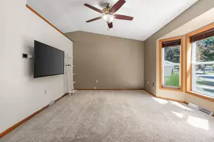 2836 Warner Ln, Madison, WI 53713 - Photo 9