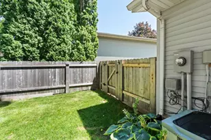 2836 Warner Ln, Madison, WI 53713 - Photo 39