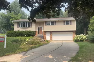 2413 Stuart Ct, Madison, WI 53704 - Photo 25