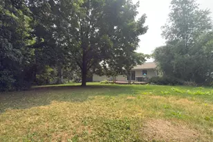 2413 Stuart Ct, Madison, WI 53704 - Photo 23