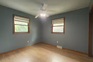 2413 Stuart Ct, Madison, WI 53704 - Photo 15