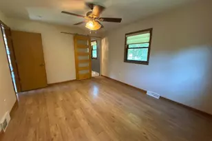 2413 Stuart Ct, Madison, WI 53704 - Photo 15