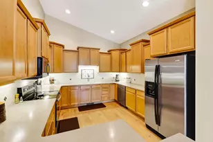 617 Nightingale Ln, Cottage Grove, WI 53527 - Photo 9