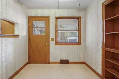 9 Fremont Circle, Madison, WI 53704 - Photo 13