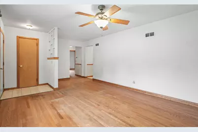 9 Fremont Circle, Madison, WI 53704 - Photo 5