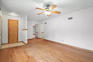9 Fremont Cir, Madison, WI 53704 - Photo 5
