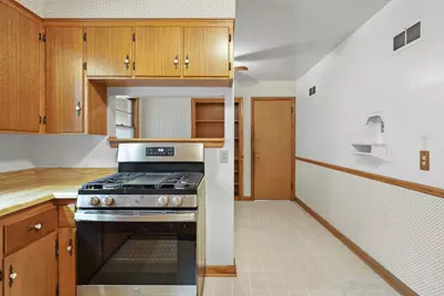 9 Fremont Circle, Madison, WI 53704 - Photo 9