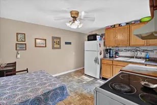 4109 Barby Ln, Madison, WI 53704 - Photo 7