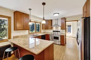 5567 Shamrock Ln, Fitchburg, WI 53711 - Photo 3