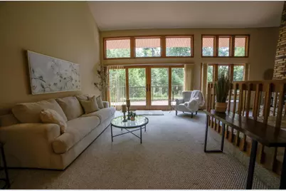 2103 W Collingswood Drive, Beloit, WI 53511 - Photo 9