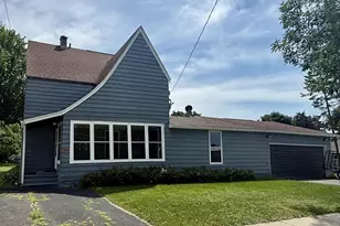 204 Academy St, Fox Lake, WI 53933 - Photo 3