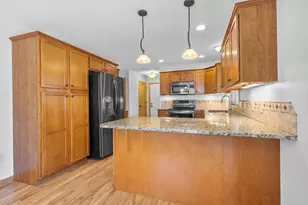 5224 Nannyberry Dr, Fitchburg, WI 53711 - Photo 3