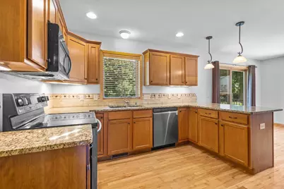 5224 Nannyberry Drive, Fitchburg, WI 53711 - Photo 3