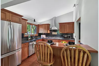 5202 S Hill Drive, Madison, WI 53705 - Photo 9