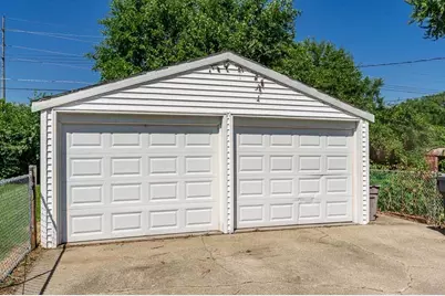 2402 Pioneer Drive, Beloit, WI 53511 - Photo 33