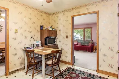 2402 Pioneer Drive, Beloit, WI 53511 - Photo 15