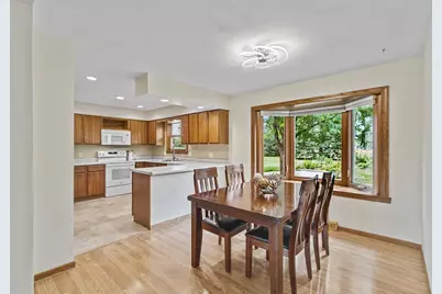 978 Nantucket Drive, Janesville, WI 53546 - Photo 7