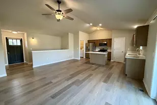 1615 Lee Ln, Janesville, WI 53546 - Photo 5