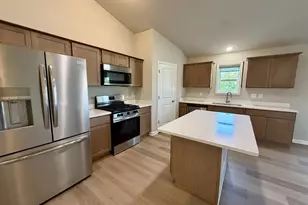 1615 Lee Ln, Janesville, WI 53546 - Photo 9