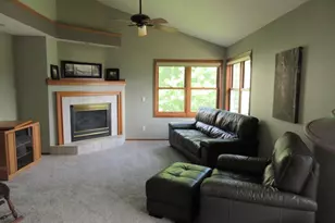 29 Westend Cir, Madison, WI 53704 - Photo 5