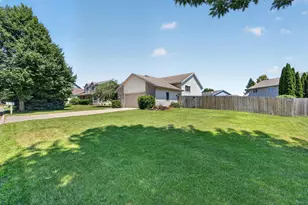 613 Greenfield Dr, DeForest, WI 53532 - Photo 43