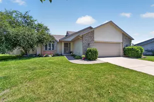 613 Greenfield Dr, DeForest, WI 53532 - Photo 1