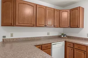 5308 Herro Ln, Madison, WI 53716 - Photo 11