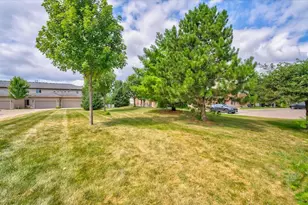 1422 Smithfield Dr, Sun Prairie, WI 53590 - Photo 37