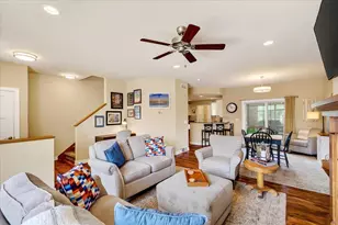 1422 Smithfield Dr, Sun Prairie, WI 53590 - Photo 9