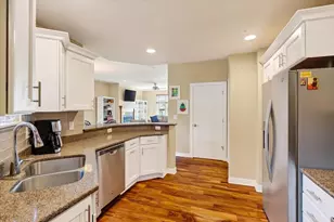 1422 Smithfield Dr, Sun Prairie, WI 53590 - Photo 13