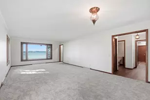 3017 Dianne Dr, Middleton, WI 53562 - Photo 17