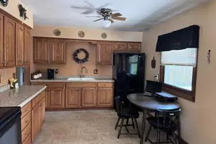 202 Cameo Ln, Madison, WI 53714 - Photo 11