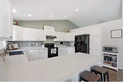 3273 Bookham Drive, Sun Prairie, WI 53590 - Photo 7