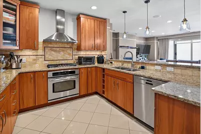 100 Wisconsin Avenue #805, Madison, WI 53703 - Photo 7