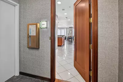 100 Wisconsin Avenue #805, Madison, WI 53703 - Photo 5