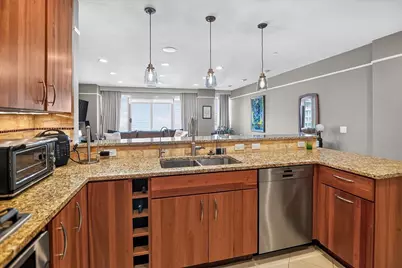 100 Wisconsin Avenue #805, Madison, WI 53703 - Photo 9